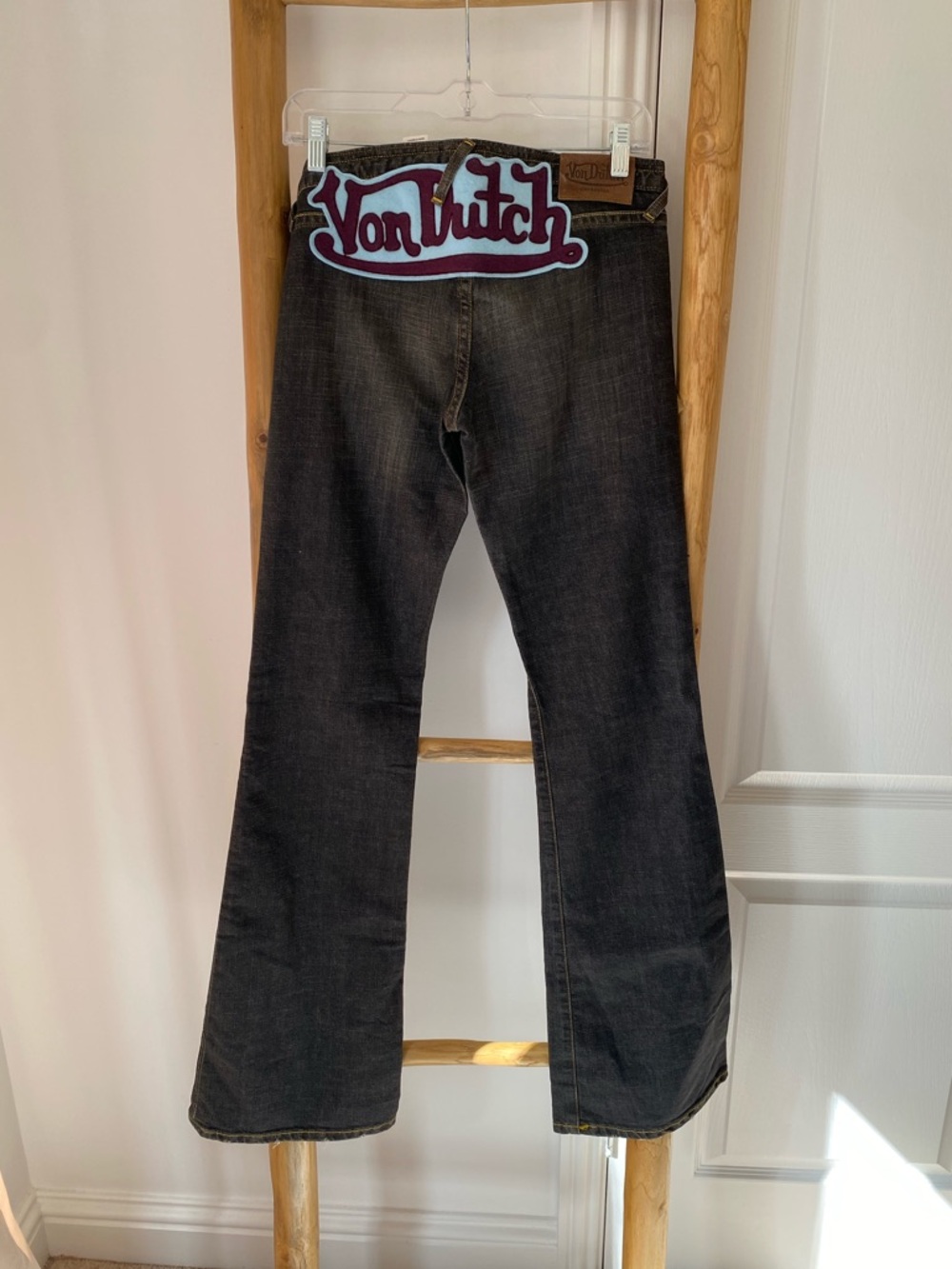 Von Dutch Low Rise Dark Wash Flare Jeans w/ Large Patch on the Back Size 28 Y2K